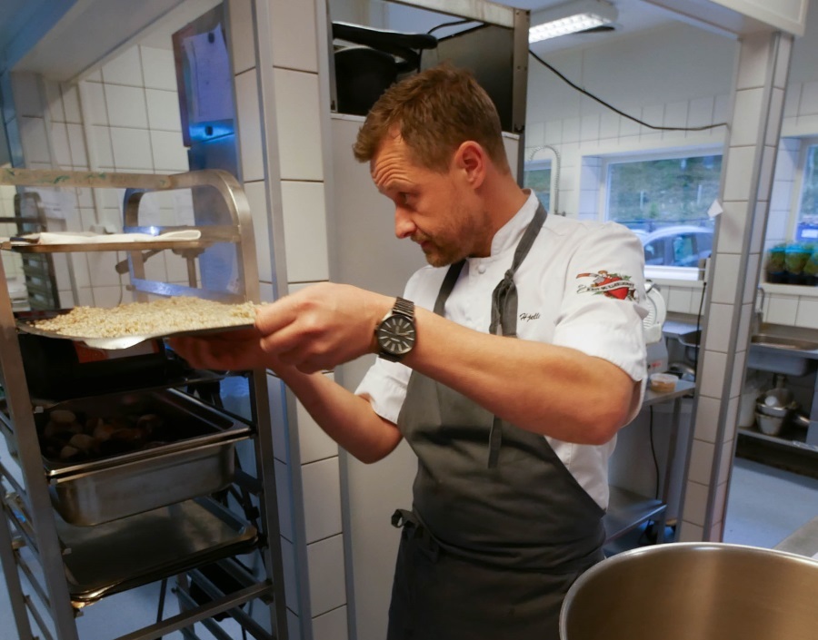 Mesterkokk Øyvind Hjelle har laget menyen Mesterkokk Øyvind Hjelle har laget menyen